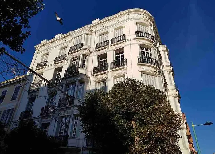 Elegant Bel Epoque Apartment In Center Of Menton